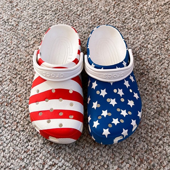 Women’s Red white and Blue Crocs - Picture 1 of 2